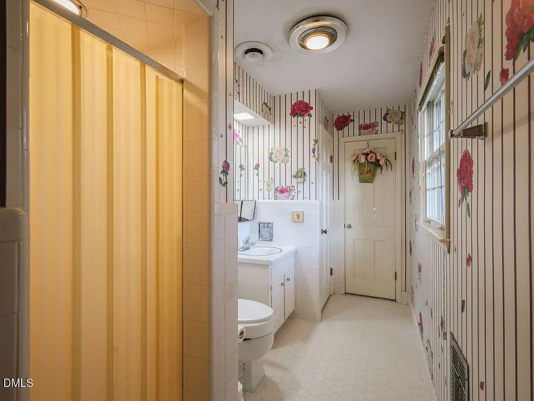 0c276b26cbc6ddf4a556d651fafc8820-uncropped_scaled_within_1536_1152