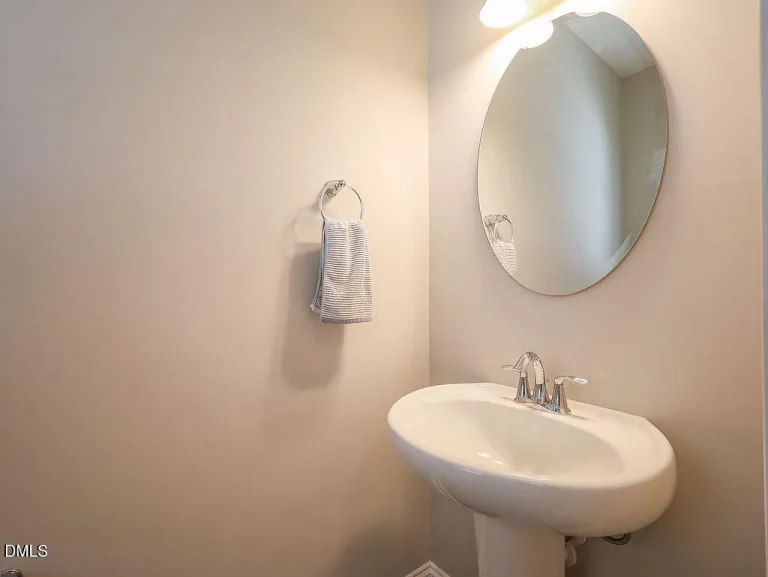 9ed62055481ac87a7e9620186ef6d61b-uncropped_scaled_within_1536_1152