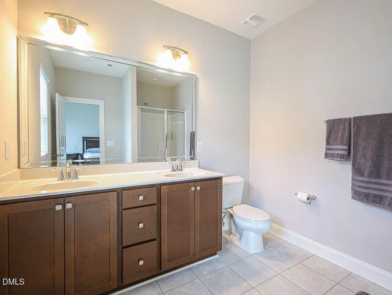 a81b9cc76148b7a61cfc53bb8ccd9257-uncropped_scaled_within_1536_1152