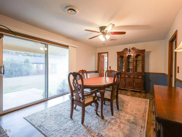 b9ac80706b701c3bd785fb6e22ab7333-uncropped_scaled_within_1536_1152